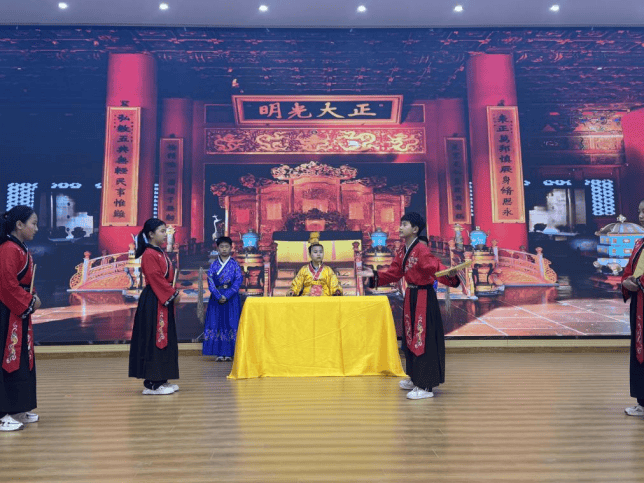 “廉”心润童心——莘县棉纺织厂学校清廉主题情景剧j9国际站登录【全环境立德树人】“清”风拂校园(图2)