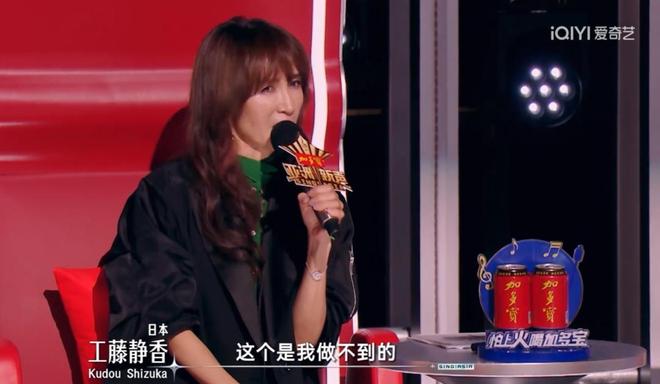 后辈互相撑伞这才是我们想看到的未来j9九游会真人游戏第一亚洲乐坛前(图27)