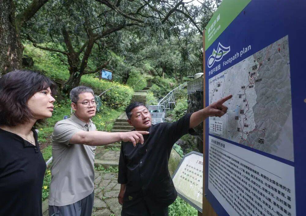 上阵！诸暨文化特派员让乡村“潮”起来！j9国际站登录飞行棋、墙绘、剧本杀齐(图3)